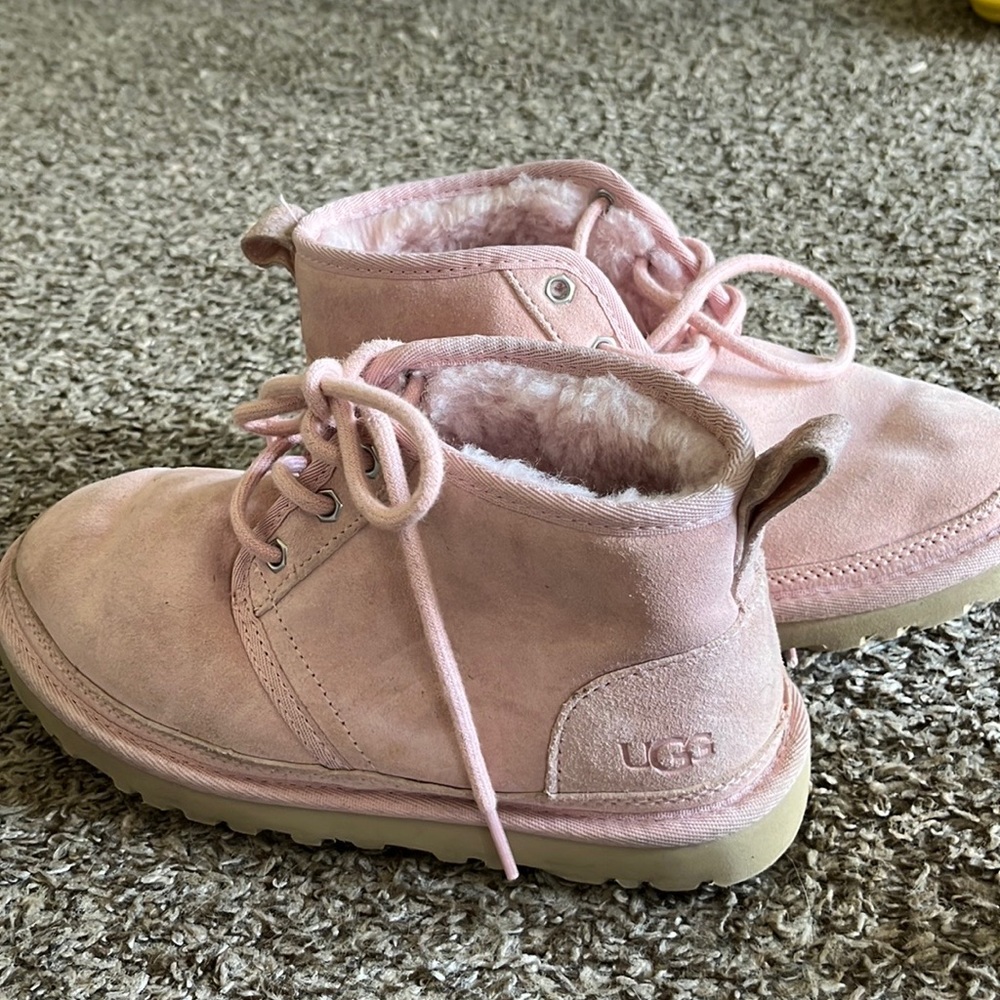 UGG Neumel Baby Pink